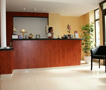 Alyss Saphir Cambronne Eiffel Otel