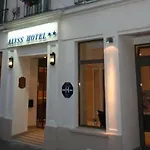 Alyss Saphir Cambronne Eiffel Hotel