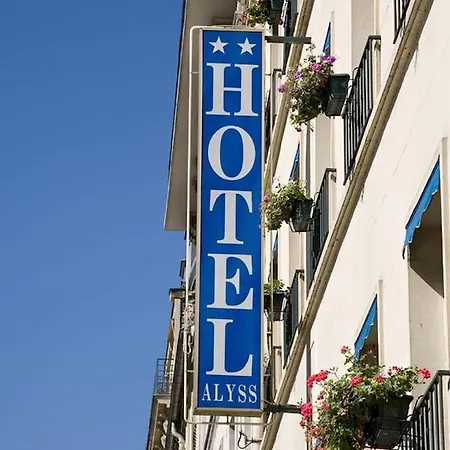 Alyss Saphir Cambronne Eiffel