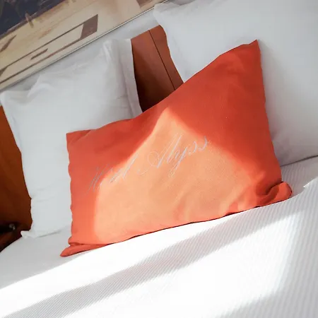 Alyss Saphir Cambronne Eiffel Hotel Paris