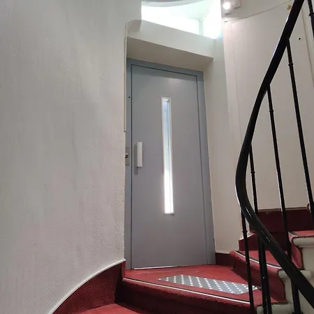 Alyss Saphir Cambronne Eiffel Hotel 3*