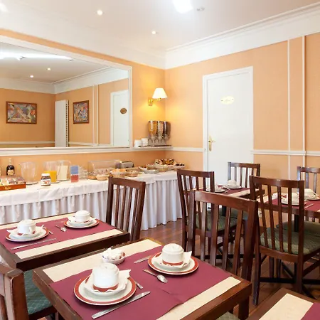 Alyss Saphir Cambronne Eiffel Hotel