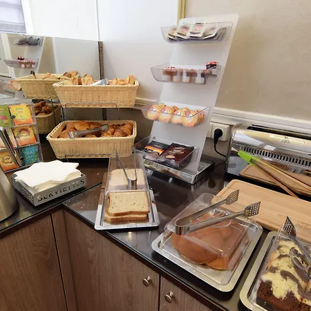 Alyss Saphir Cambronne Eiffel Hotel 3*