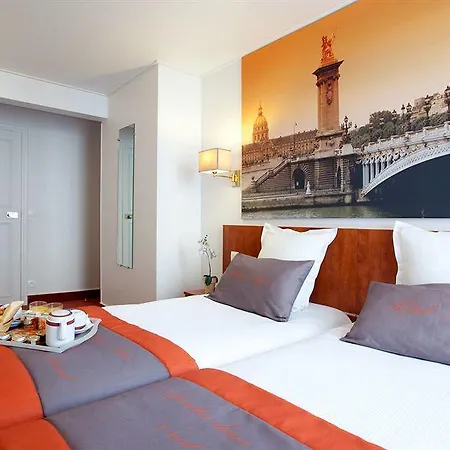 Alyss Saphir Cambronne Eiffel Hotel