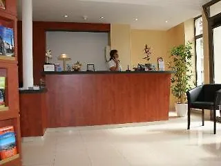 Alyss Saphir Cambronne Eiffel Paříž