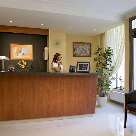 Alyss Saphir Cambronne Eiffel Hotel 3*