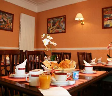 Alyss Saphir Cambronne Eiffel Hotel 3*