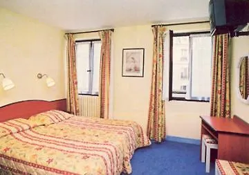 Alyss Saphir Cambronne Eiffel Hotel Paris