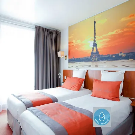 Alyss Saphir Cambronne Eiffel Hotel